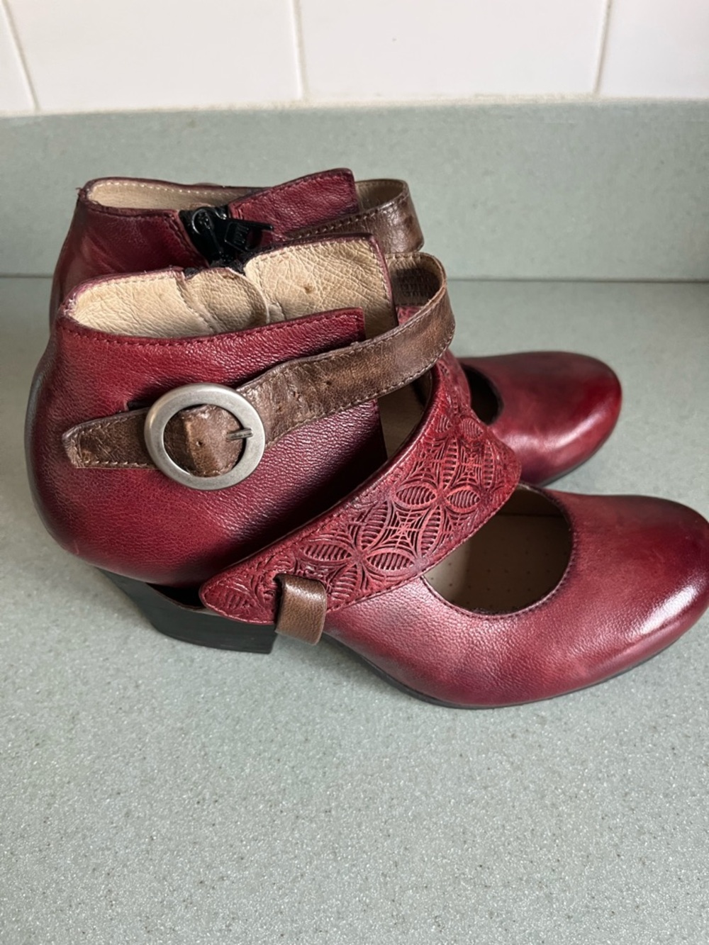 Miz Mooz Red Leather Buckle Cutout Ankle Booties Sz 6 NWOB - Picture 3 of 9